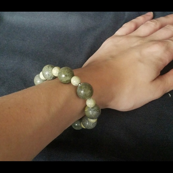 CLOSET CLOSEOUT Connemara Marble Bead bracelet - Picture 2 of 4